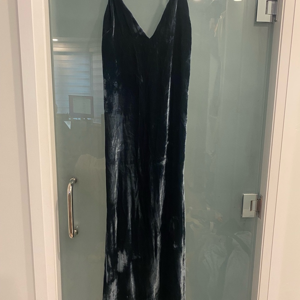 Revolve dress - Picture 1 of 3